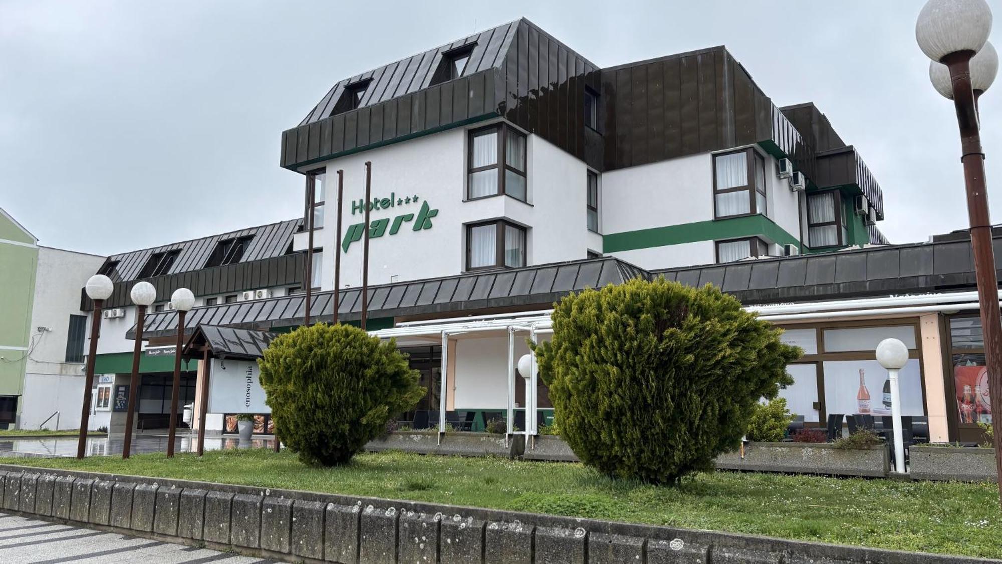 Hotel Park Nasice Buitenkant foto