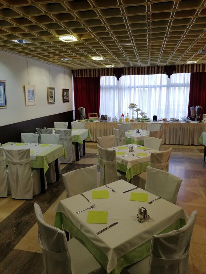 Hotel Park Nasice Buitenkant foto